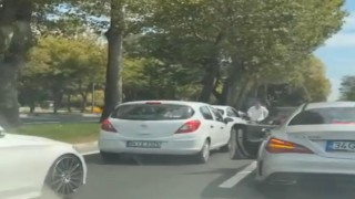 Konvoycular trafiği yavaşlattı, tepki gösteren vatandaş darp edildi