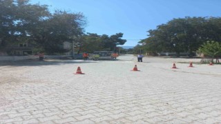 Köy okulları önüne yaya ve okul geçidi yapılıyor