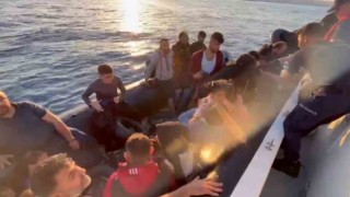 Kuşadası açıklarında 35 düzensiz göçmen yakalandı
