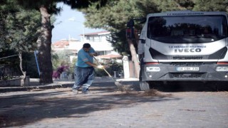Kuşadasında cadde, sokak ve parklar pırıl pırıl