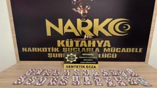 Kütahyada 326 adet uyuşturucu içerikli sentetik ecza hap ele geçirildi