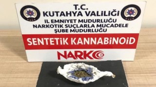 Kütahyada bir şahsın üzerinde uyuşturucu ele geçirildi