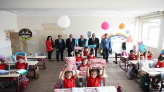Lapsekide 3 bin 795 öğrenci ders başı yaptı
