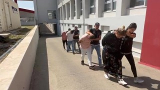 Araçlarından 1 kilo 950 gram esrar çıkan şahıslar serbest bırakıldı