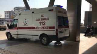 Mahallede alkol alan şahısları uyaran muhtar bıçaklandı