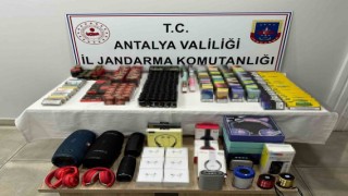 Manavgatta kaçak sigara operasyonu: 2 gözaltı