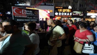 Manisa Ticaret Borsasından vatandaşlara üzüm şırası ikramı