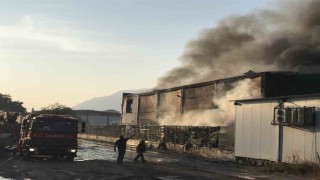 Manisadaki atık depolama tesisindeki yangın kontrol altına alındı