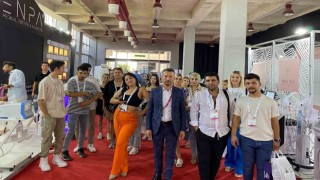 Manisalı berber ve kuaförler Antalyada fuara katıldı