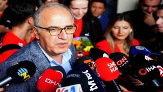 Mehmet Akif Üstündağ: “Türk voleybolu adına gurur duyuyorum”