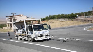 Melikgazi, Yolların Güvenliği İçin Çizgi Çalışması Yapıyor