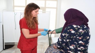 Merkezefendililer Sağlık Kabininde ücretsiz tedavi oluyor