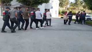 Kaçak göçmen ticareti yapanlara gözaltı : 4 gözaltı