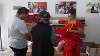 Mersindeki kıyafet evleri dar gelirlilere katkı sağlıyor