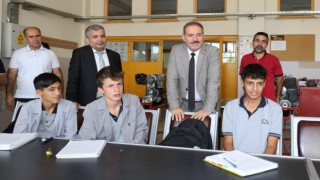 Meslek liselerindeki teorik ve uygulamalı eğitimler incelendi