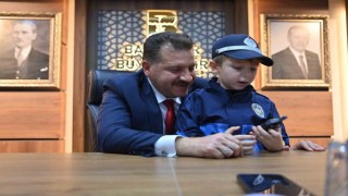 Minik zabıtadan tatlı anons: Zabıta Haftanız kutlu olsun
