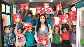 Mobil Çocuk Kütüphanesi, Çocuklarla Buluştu