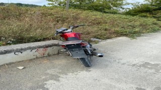 Motosiklet otomobile çarptı: 1 yaralı