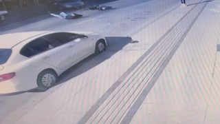 Motosikletin karıştığı kaza güvenlik kamerasına yansıdı
