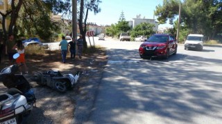 Motosikletli kurye kazadan yaralı olarak kurtuldu
