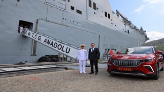 Muğla Valisi Akbıyık TCG Anadolu Gemisini ziyaret etti
