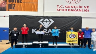 Nilüferli karatecilerden 1 altın 2 bronz madalya