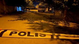 Nişanlısının babasıyla kavga edip çatıştı, başından ve karnından vurulup öldü