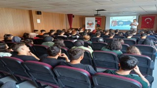 Öğrencilere terör uyarısı konferansı
