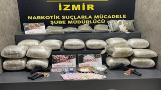Okullar açıldı, İzmirde narkotik polisleri operasyonlara hız verdi