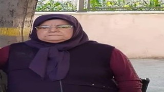 Önce motosiklet ardından da otomobilin çarptığı kadın toprağa verildi