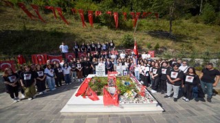 Ordulu öğrenciler şehit Eren Bülbülün mezarını ziyaret etti