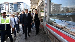 Osmaniye Valisi Yılmaz, hasarlı bina yıkım çalışmalarını inceledi