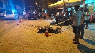 Otomobille çarpışan motosiklet sürücüsü hayatını kaybetti