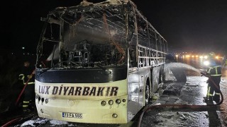 Osmaniye'de seyir halindeki otobüs yandı