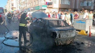 Otomobil alev topuna döndü, sürücü son anda kurtuldu