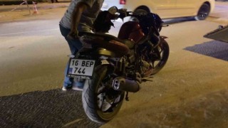 Otomobil ile çarpışan motosiklet sürücüsü hayatını kaybetti