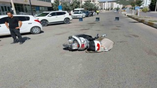 Otomobil ile motosiklet çarpıştı: 1 yaralı
