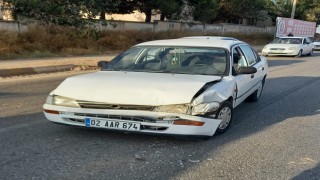 Otomobil polis aracına arkadan çarptı: 2 yaralı