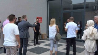 (Özel) İş merkezinde 83 ofise elektrik şoku...14 katı yürüyerek çıkıyorlar