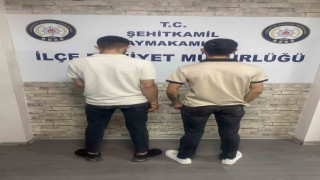 Parkta yaralama ve yağma yapan 2 şüpheli yakalandı