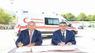 PAÜ Hastanesine yeni bir ambulans bağışlandı