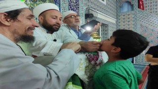 Peygamber efendimiz Hz. Muhammed (Sallallahü aleyhi ve sellem)in mübarek Sakal-ı Şerifi vatandaşlarla buluşturuldu