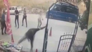 Polisi bıçakla yaralayan hırsız bacaklarından vurularak etkisiz hale getirildi
