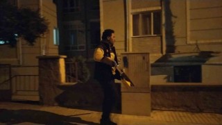 Pompalı tüfekle etrafa ateş açıp kaçtılar