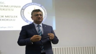 Rektör Kızıltoprak: Ders içerikleri kaliteli ve güncel olmak zorunda”