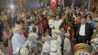 Roman çocuklar göbek atarak sünnet oldu