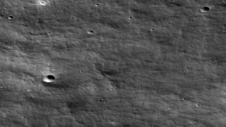 Rusyanın Ay yüzeyine çarpan uzay aracı 10 metre çapında krater oluşturdu