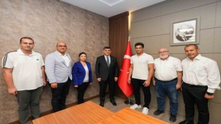 Şampiyon, kariyerine yuvasında devam edecek