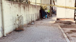 Şantiye duvarına çarpan motosiklet sürücüsü hayatını kaybetti