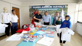 Şehzadeler Belediyesinden 2 bin 500 öğrenciye kıyafet ve kırtasiye desteği